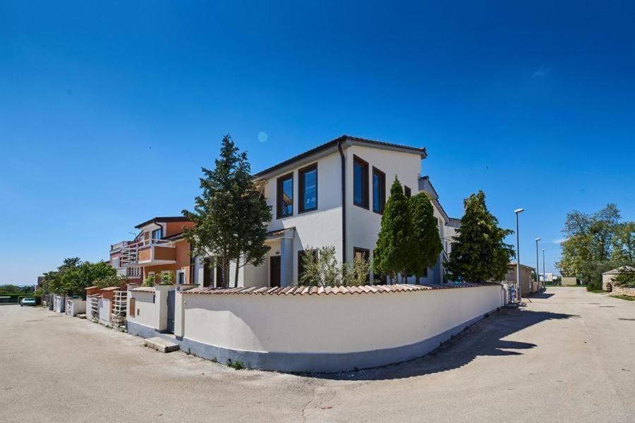 Apartment Iriska Novigrad Istria Eksteriør billede